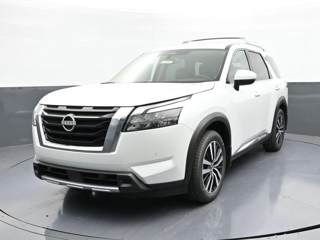 new 2025 Nissan Pathfinder car, priced at $51,935