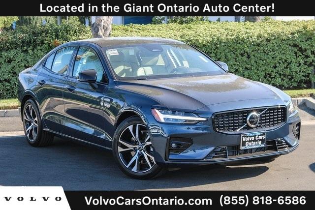 new 2025 Volvo S60 car, priced at $43,954