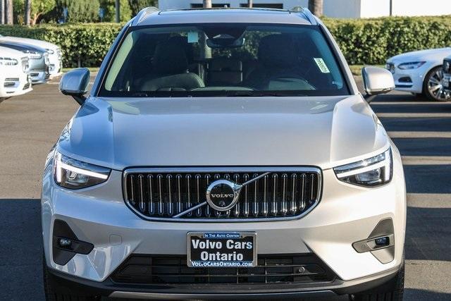 new 2025 Volvo XC40 car, priced at $49,009