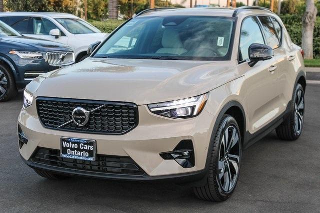 new 2025 Volvo XC40 car, priced at $49,009