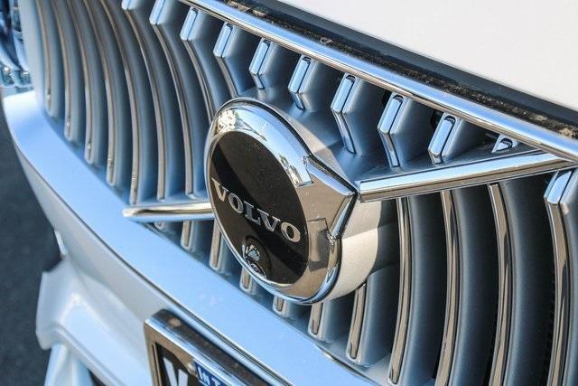 new 2025 Volvo XC90 car, priced at $65,919