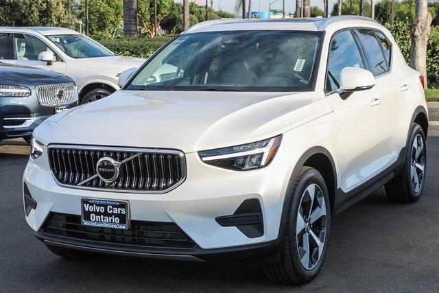 new 2025 Volvo XC40 car, priced at $44,085