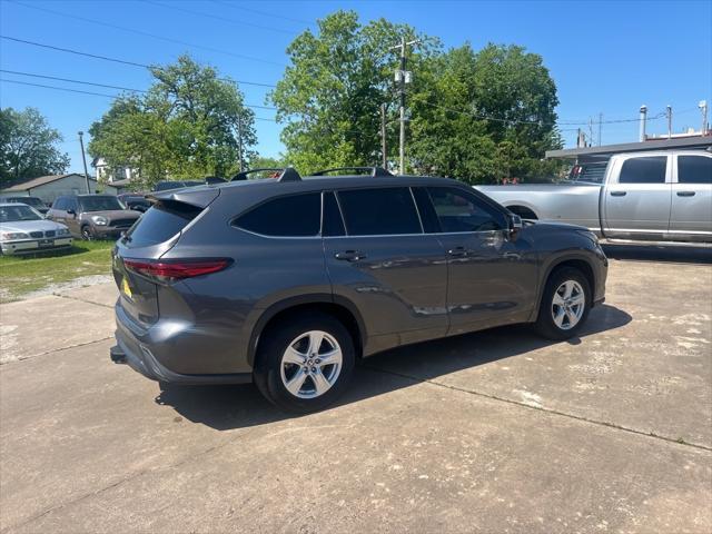 used 2022 Toyota Highlander car, priced at $32,900