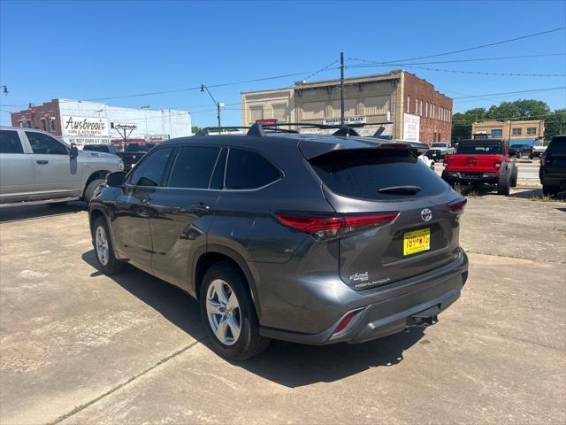 used 2022 Toyota Highlander car, priced at $32,900