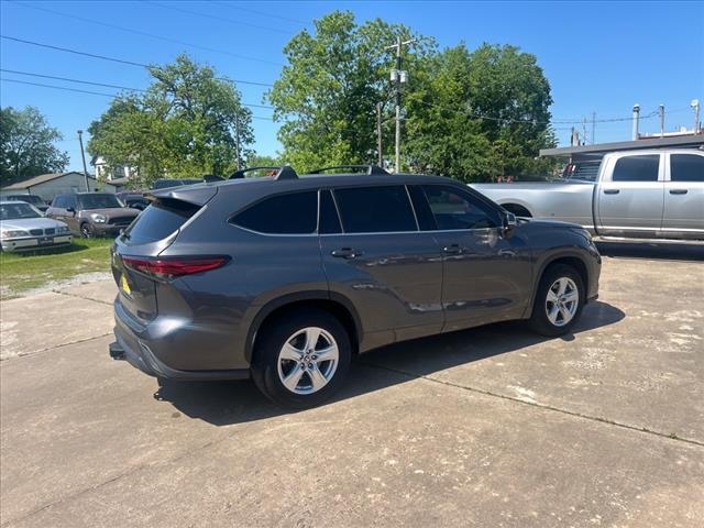 used 2022 Toyota Highlander car, priced at $32,400