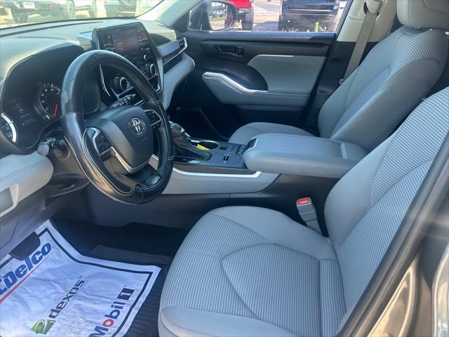 used 2022 Toyota Highlander car, priced at $32,900