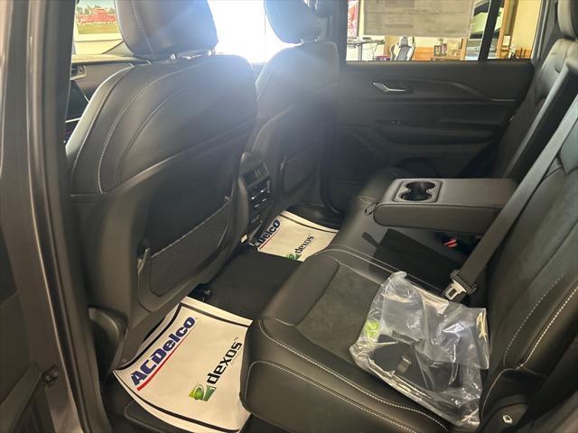 new 2025 Jeep Grand Cherokee car
