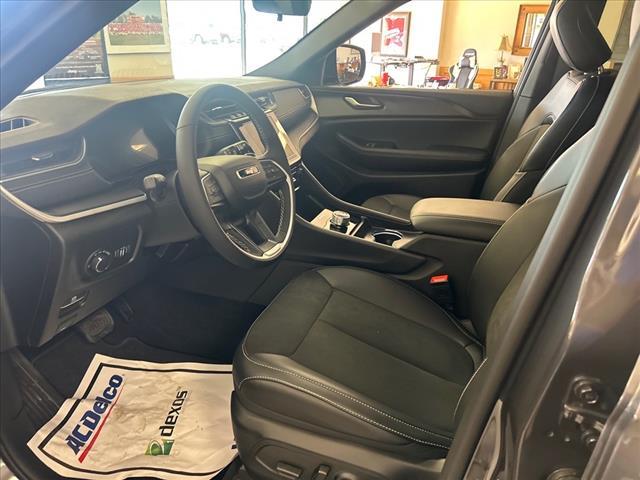 new 2025 Jeep Grand Cherokee car, priced at $44,841