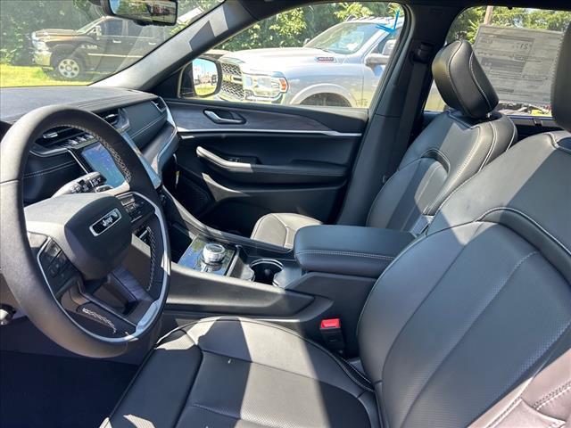 new 2025 Jeep Grand Cherokee L car
