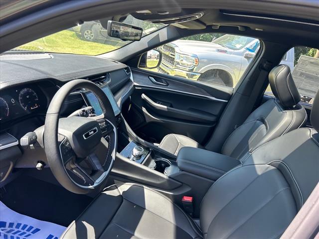new 2025 Jeep Grand Cherokee L car