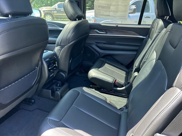 new 2025 Jeep Grand Cherokee L car
