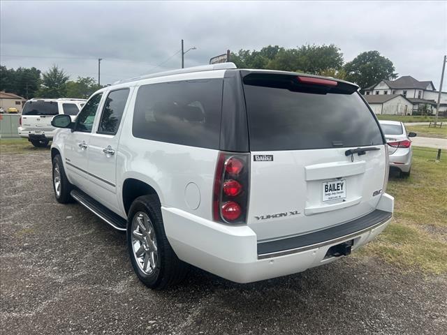 used 2014 GMC Yukon XL car, priced at $14,900