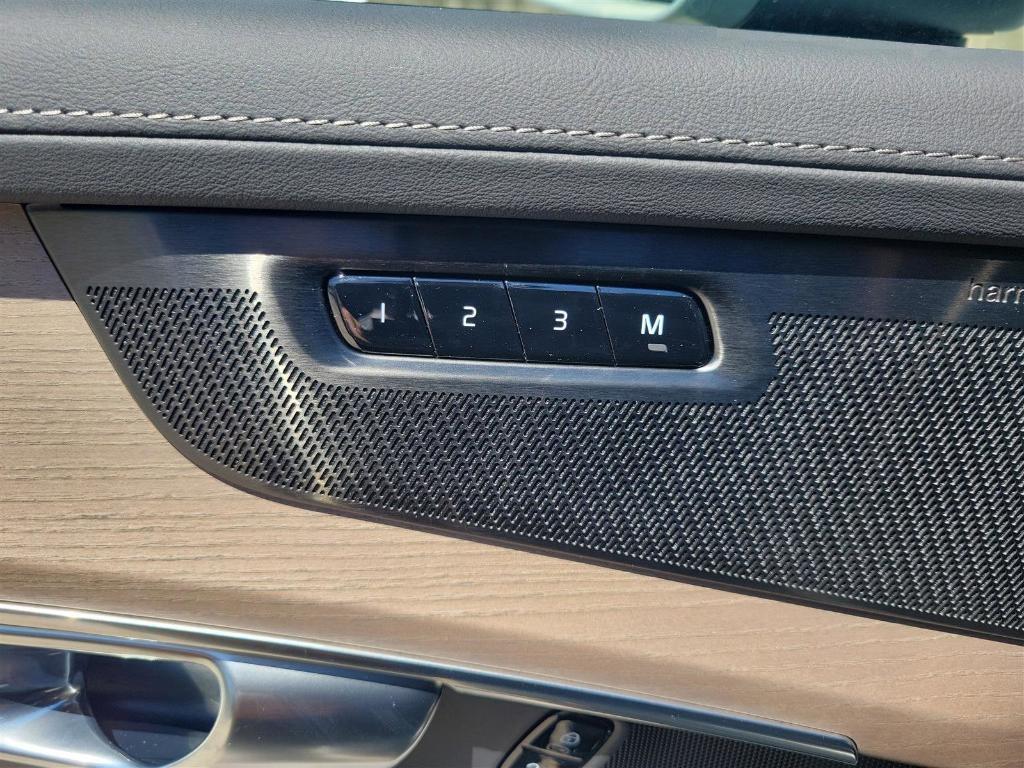 new 2025 Volvo XC90 Plug-In Hybrid car, priced at $78,805
