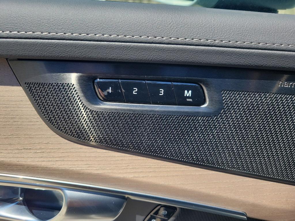 new 2025 Volvo XC90 Plug-In Hybrid car, priced at $78,805