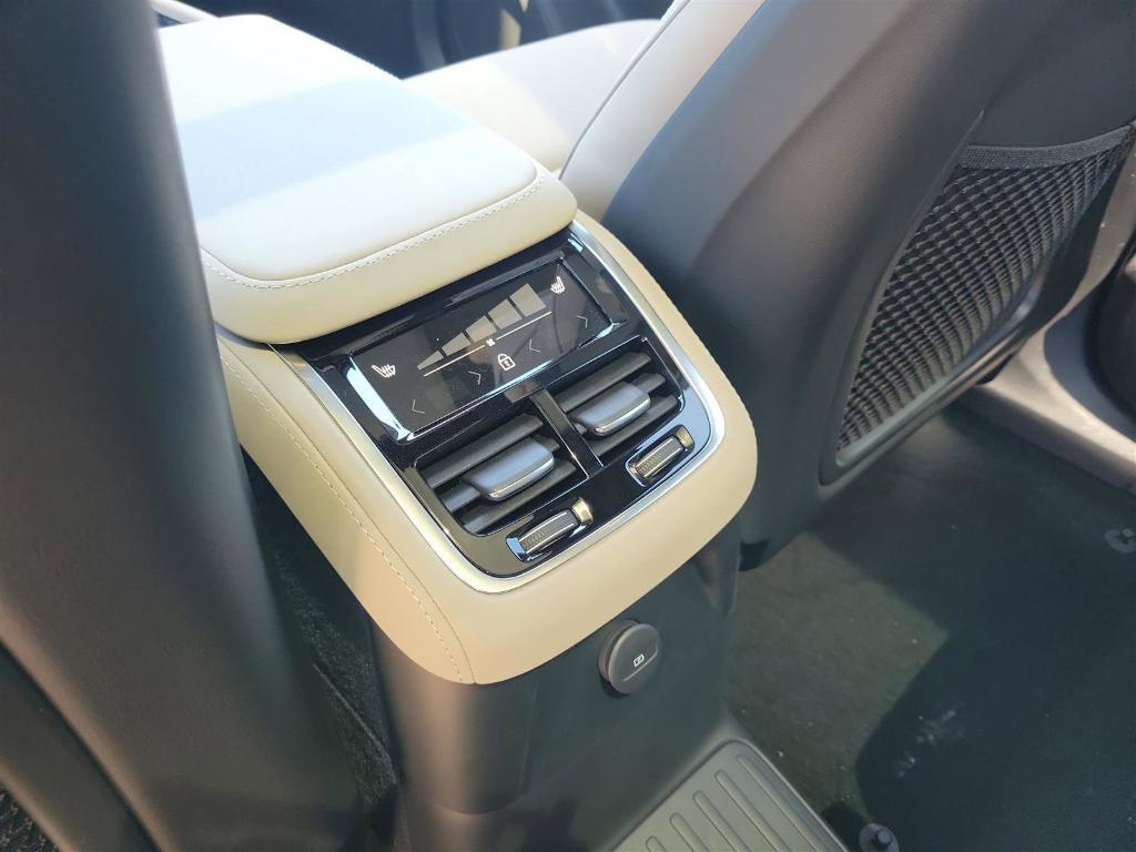 new 2025 Volvo XC90 Plug-In Hybrid car, priced at $78,805