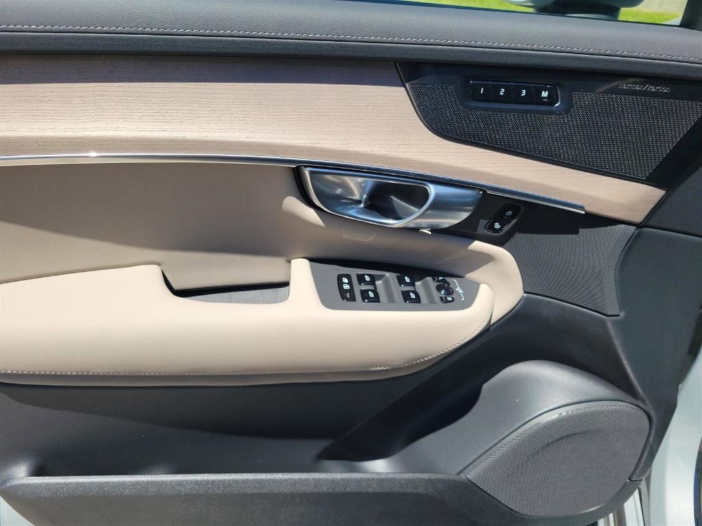 new 2025 Volvo XC90 Plug-In Hybrid car, priced at $78,805