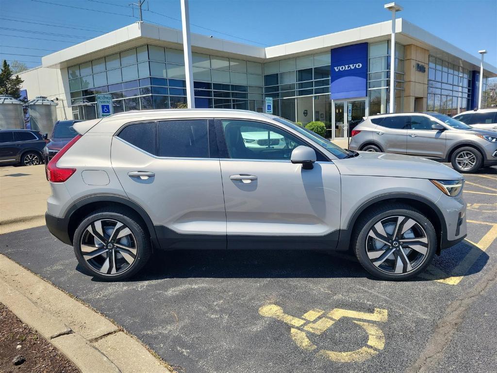new 2025 Volvo XC40 car, priced at $52,015