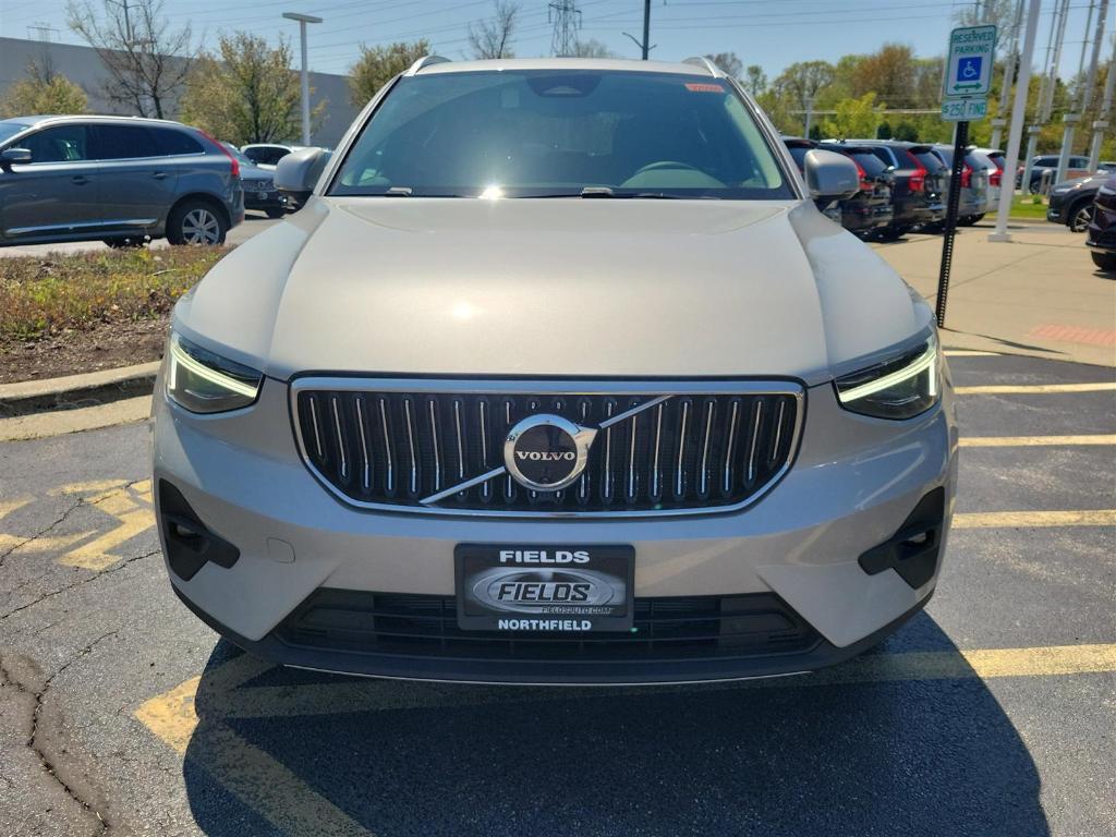 new 2025 Volvo XC40 car, priced at $52,015