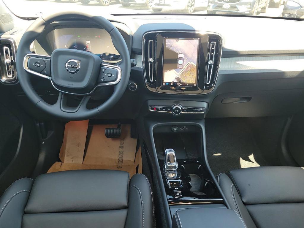new 2025 Volvo XC40 car, priced at $52,015