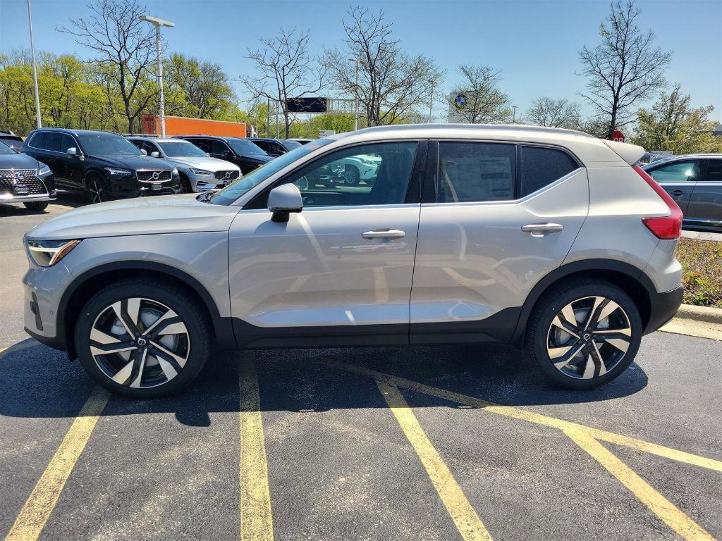 new 2025 Volvo XC40 car, priced at $52,015