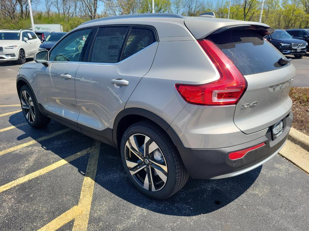 new 2025 Volvo XC40 car, priced at $52,015