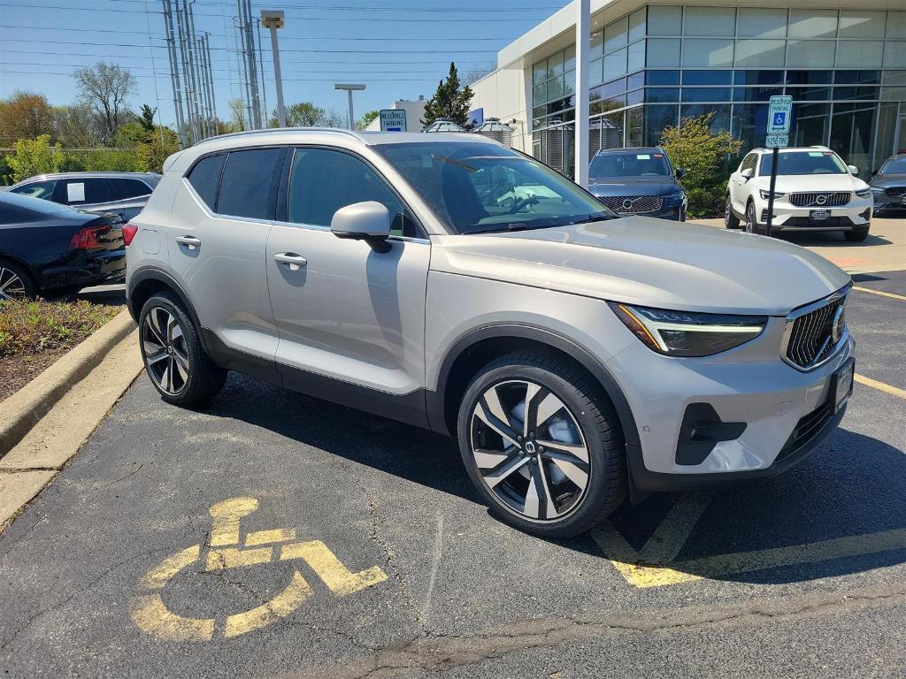 new 2025 Volvo XC40 car, priced at $52,015