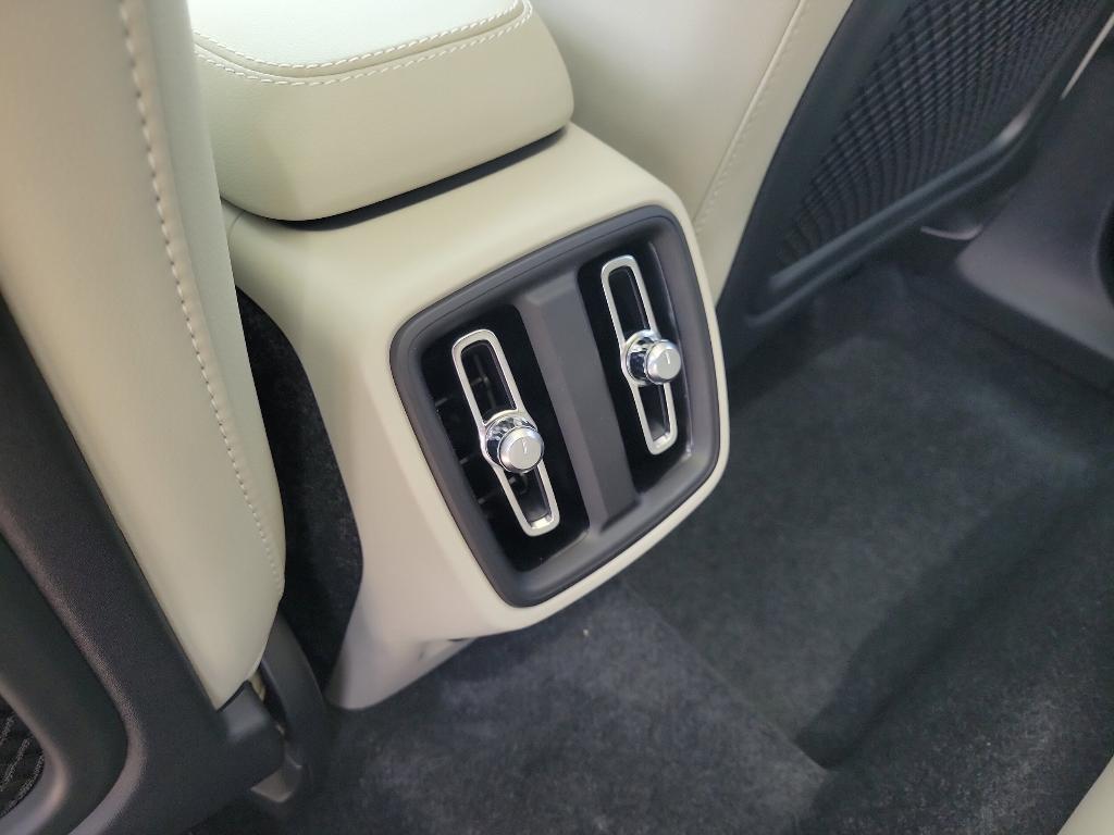 new 2025 Volvo XC40 car, priced at $49,810