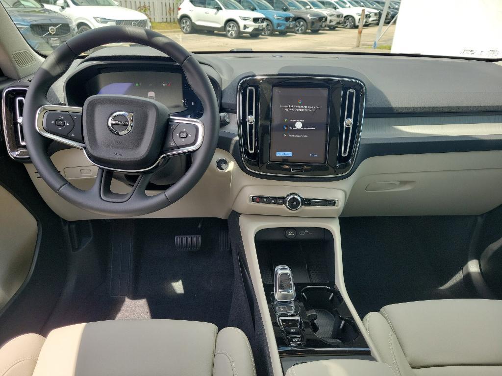 new 2025 Volvo XC40 car, priced at $49,810