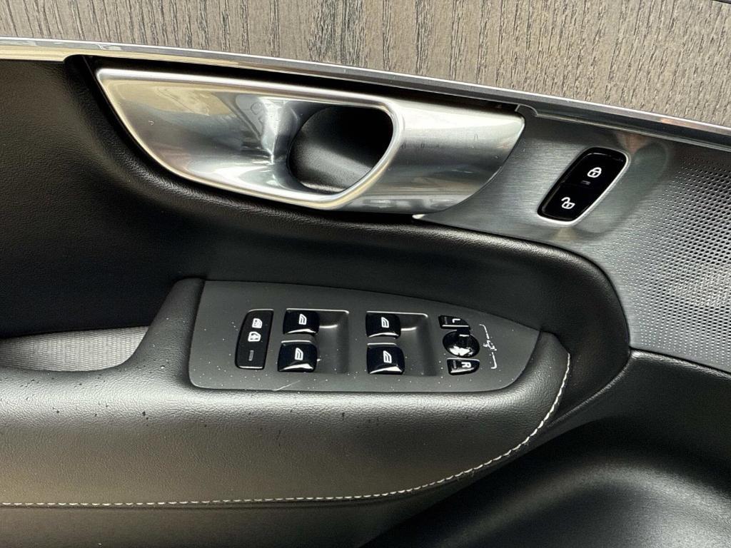 used 2023 Volvo XC90 Recharge Plug-In Hybrid car, priced at $49,382