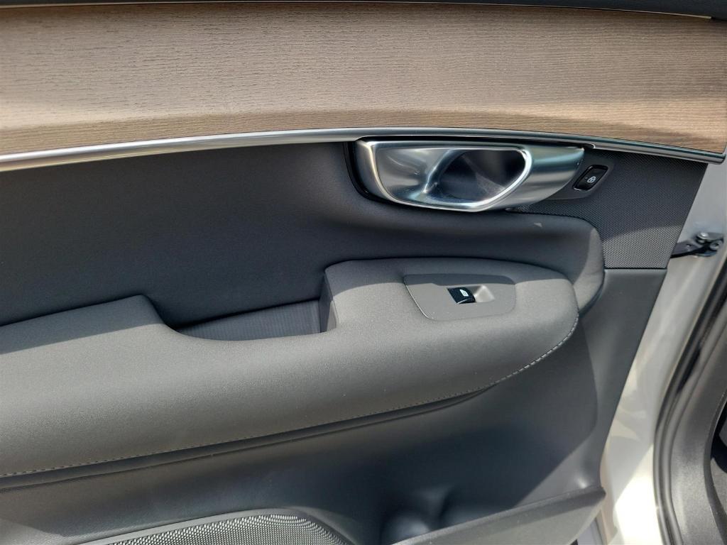 new 2025 Volvo XC90 Plug-In Hybrid car, priced at $79,695
