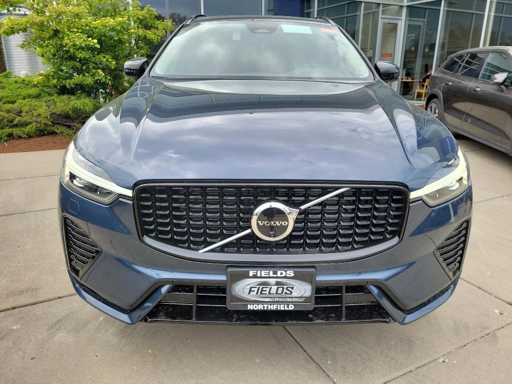new 2025 Volvo XC60 car, priced at $54,560