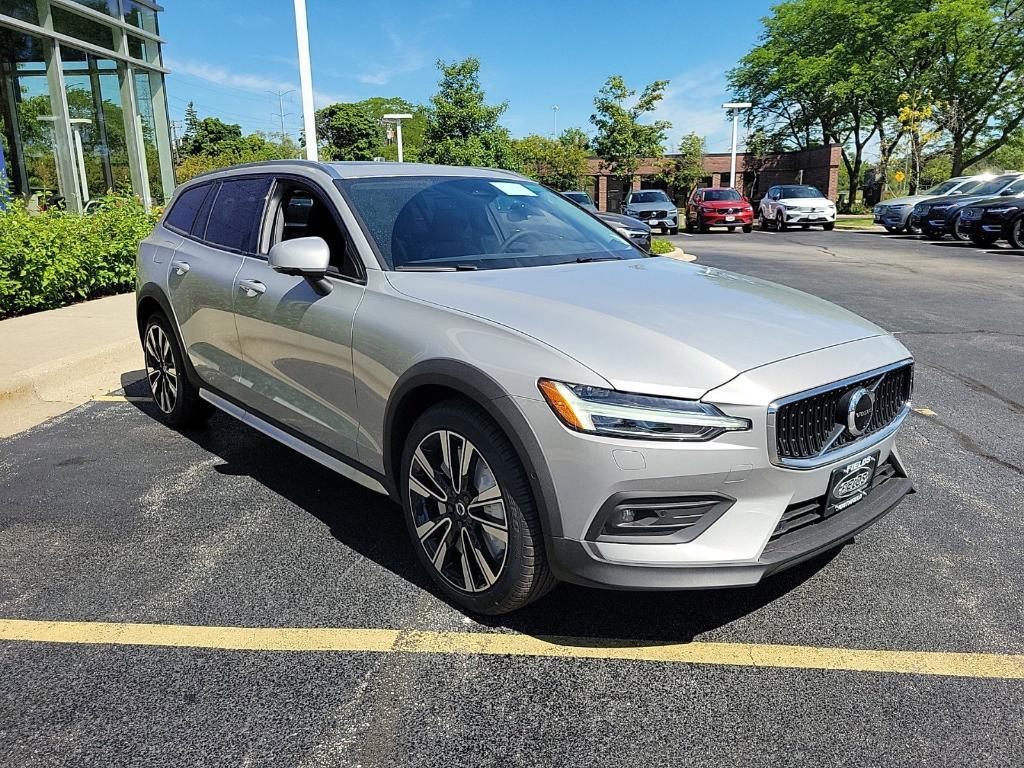 new 2024 Volvo V60 Cross Country car, priced at $59,185