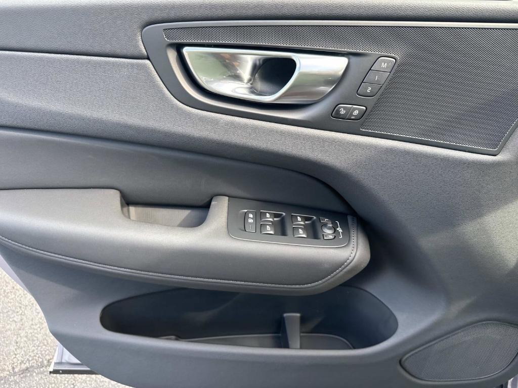 new 2026 Volvo XC60 car, priced at $57,985