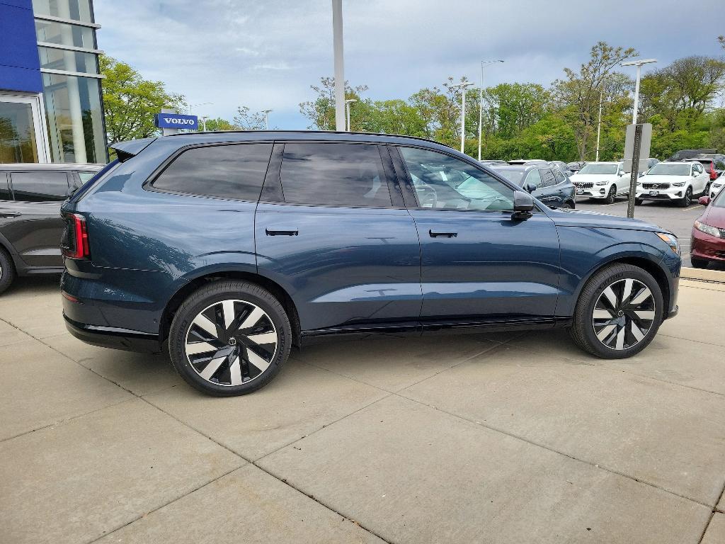 used 2025 Volvo EX90 car, priced at $79,989