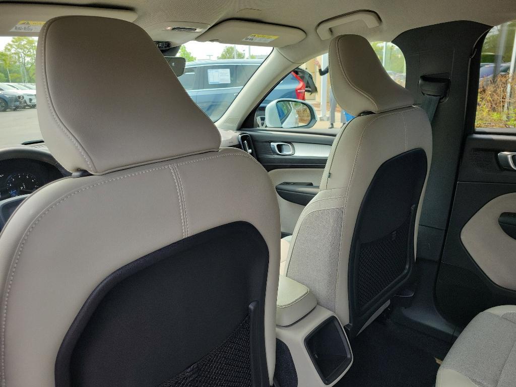 used 2020 Volvo XC40 car, priced at $23,989