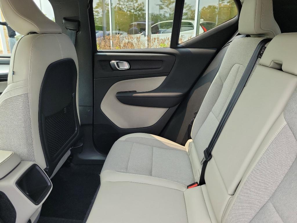 used 2020 Volvo XC40 car, priced at $23,989