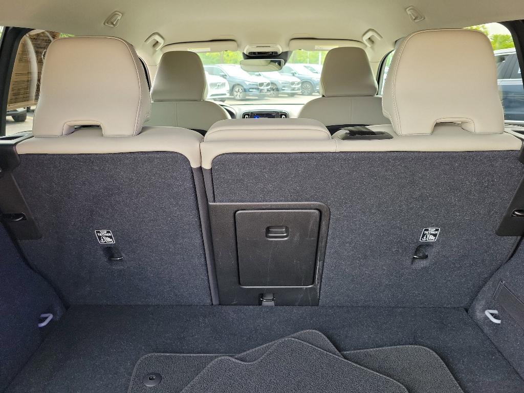 used 2020 Volvo XC40 car, priced at $23,989
