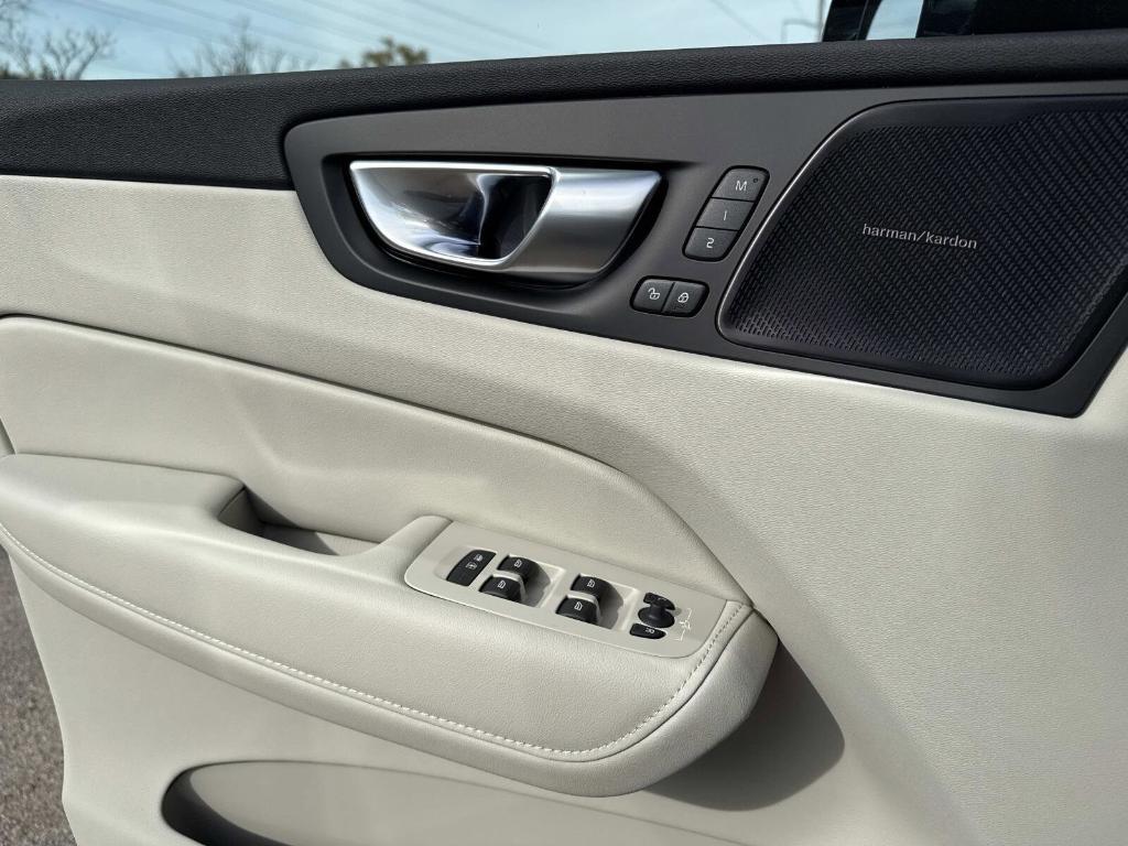 new 2026 Volvo XC60 Plug-In Hybrid car, priced at $75,235