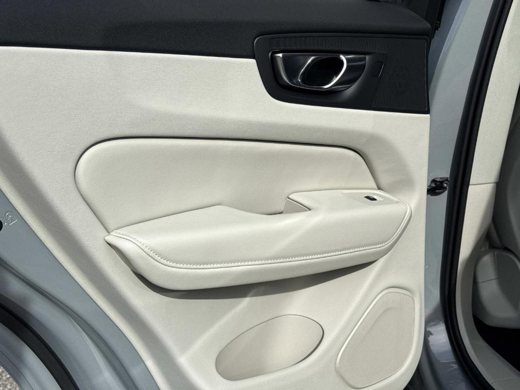 new 2026 Volvo XC60 Plug-In Hybrid car, priced at $75,235