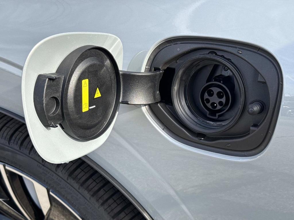 new 2026 Volvo XC60 Plug-In Hybrid car, priced at $75,235