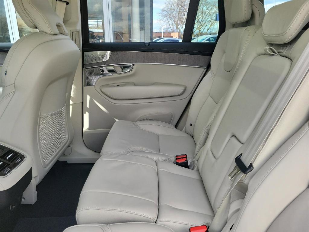 new 2025 Volvo XC90 car, priced at $81,595
