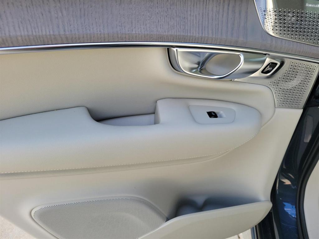 new 2025 Volvo XC90 car, priced at $81,595