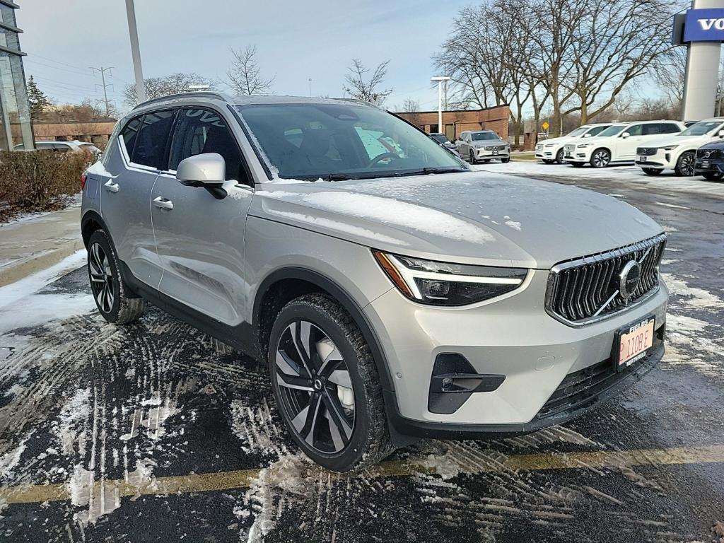 new 2025 Volvo XC40 car, priced at $50,375