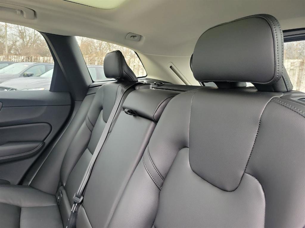new 2025 Volvo XC60 car, priced at $50,705