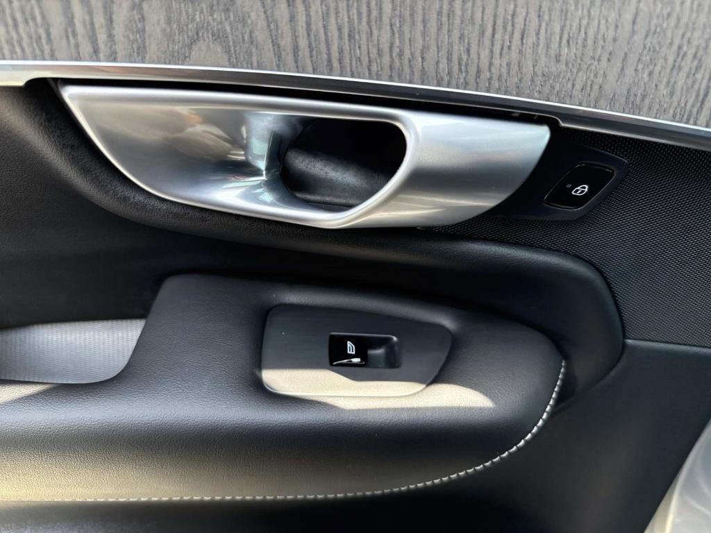 used 2024 Volvo XC90 Recharge Plug-In Hybrid car, priced at $64,991