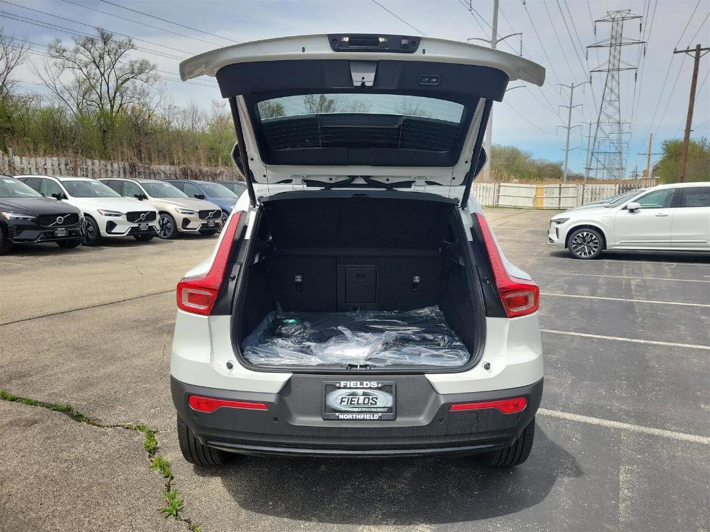 new 2025 Volvo XC40 car, priced at $48,335