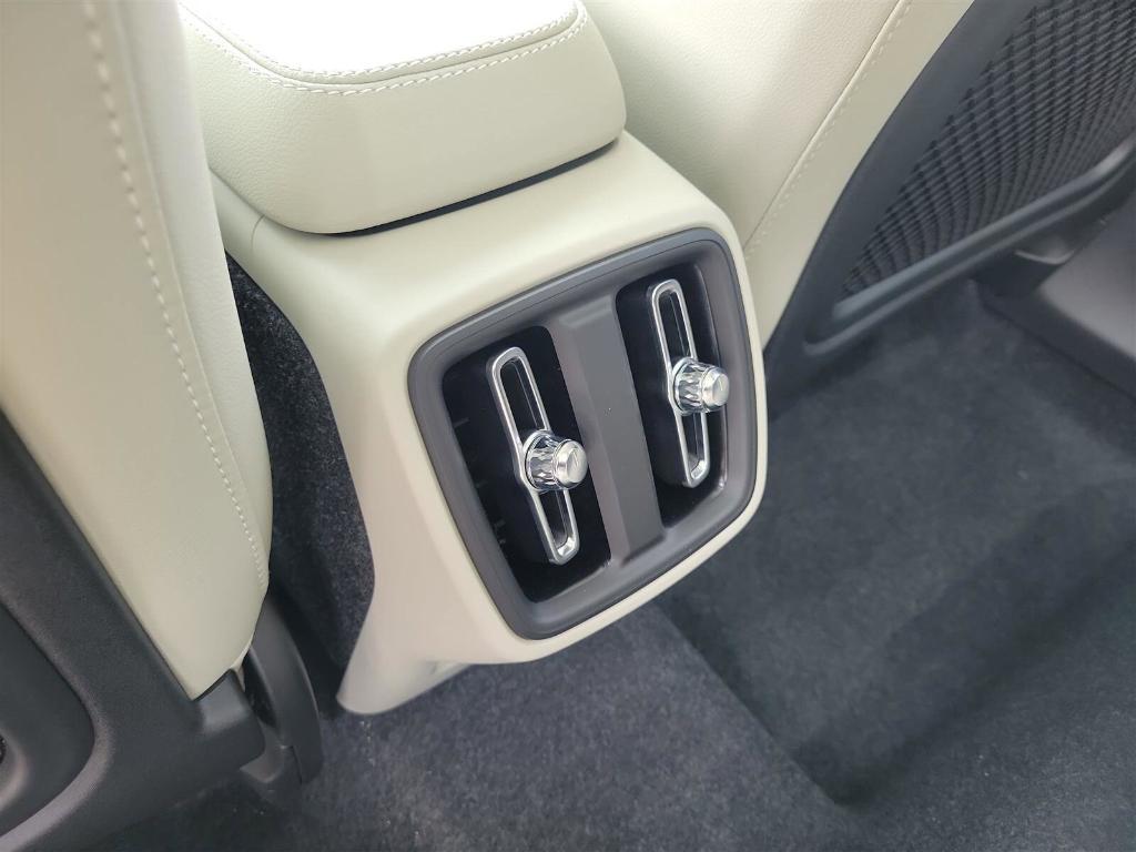 new 2025 Volvo XC40 car, priced at $48,335
