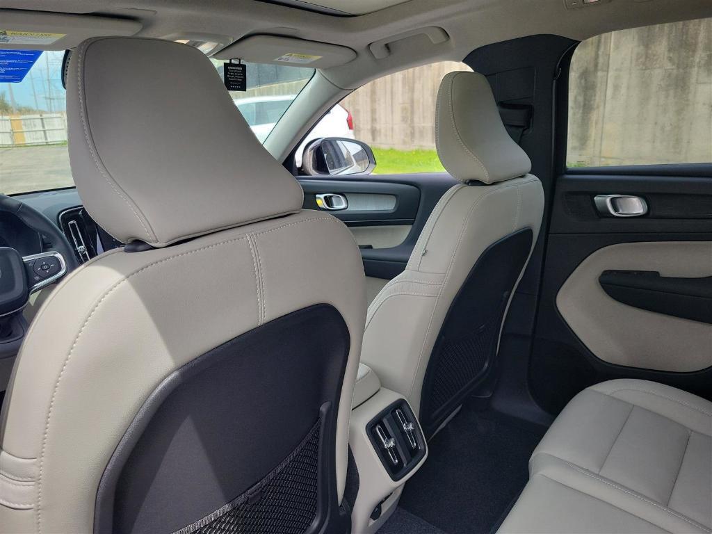 new 2025 Volvo XC40 car, priced at $48,335