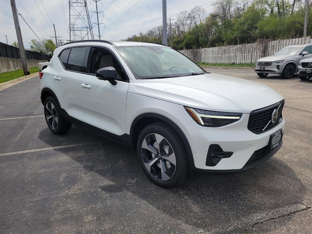 new 2025 Volvo XC40 car, priced at $48,335