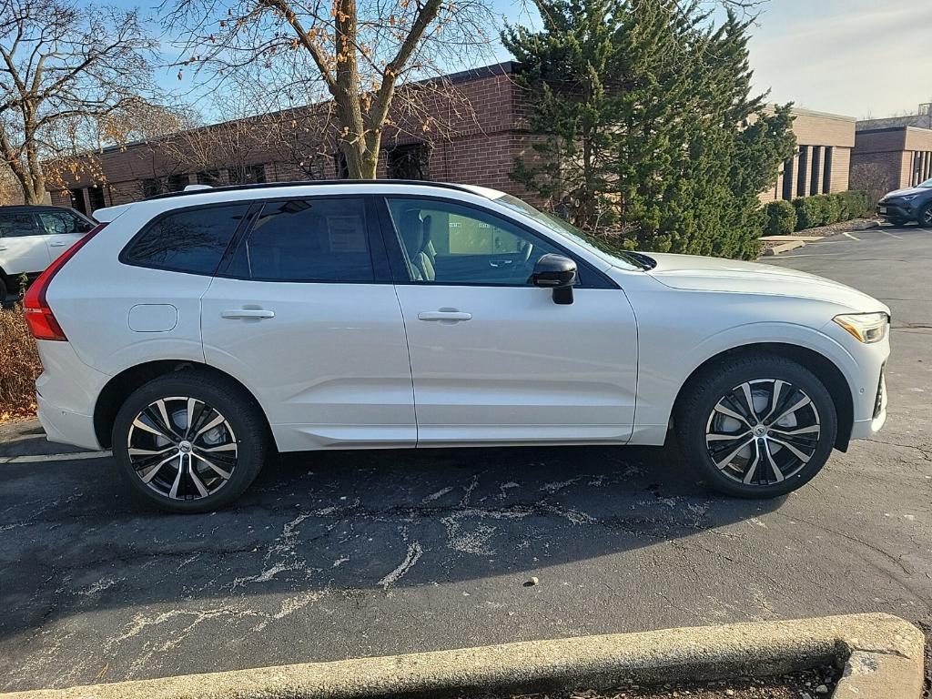 new 2025 Volvo XC60 car, priced at $56,525